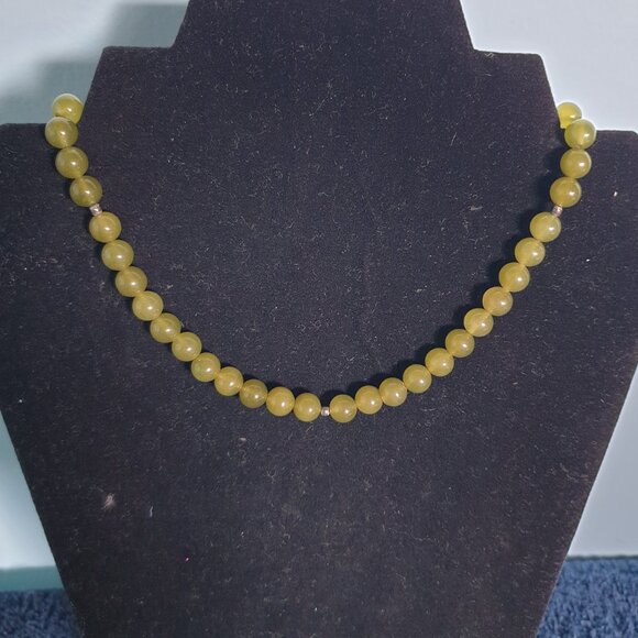 15.25'' Pretty Natural Green Nephrite Jade Beaded Necklace – 8mm Round Beads - Picture 4 of 11